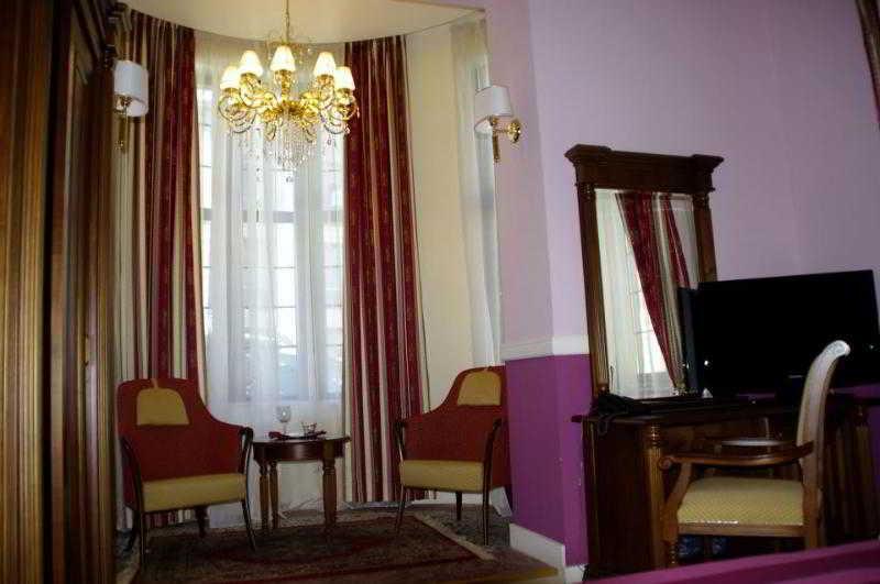 Hotel Angelo D'Oro Ploieşti Exterior foto
