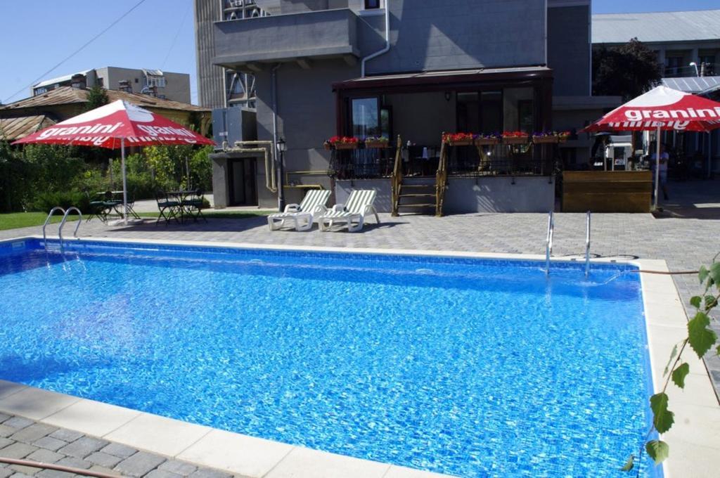 Hotel Angelo D'Oro Ploieşti Exterior foto